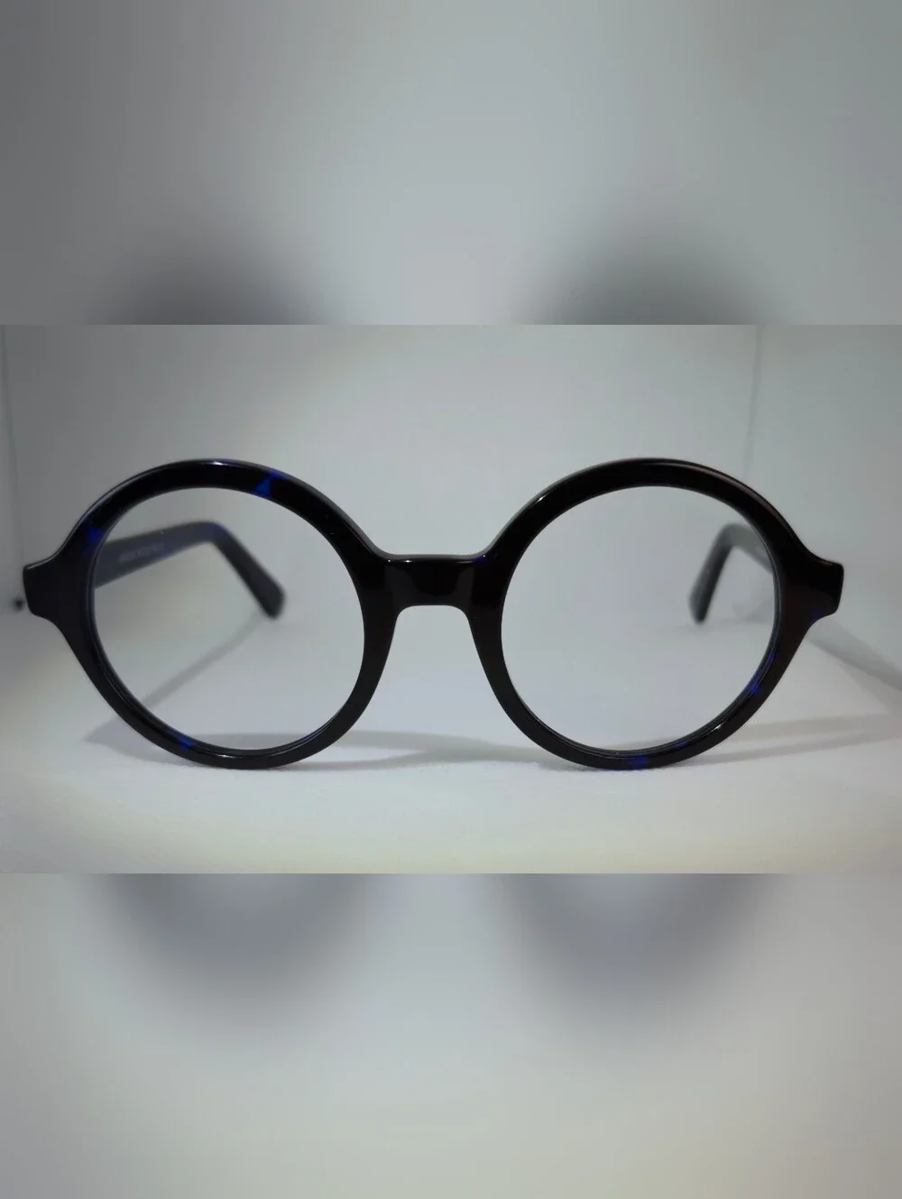 Groove Round Women's Black with Blue. Mid Bridge, Mid Temple Attachment.